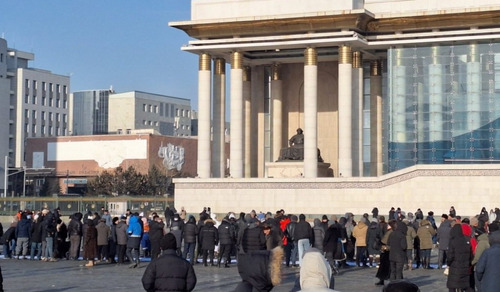 Иргэн Б.Цацралын биед халдсан хэргийг шалгаж байна